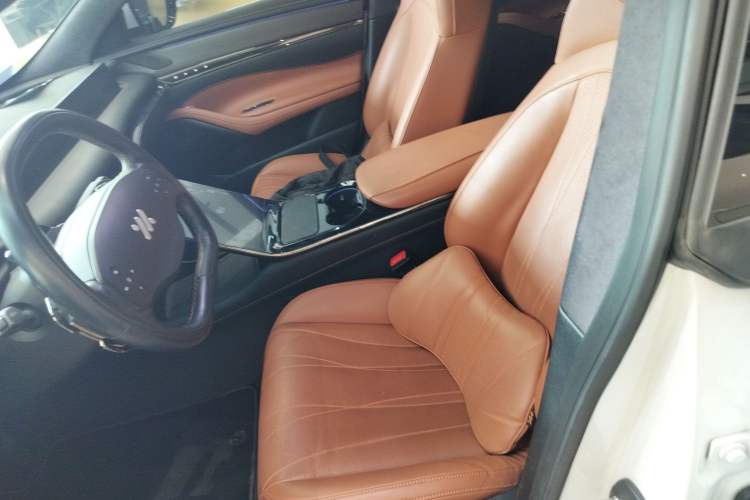 Used IM L7 2022 Pro Model Left Front Seat