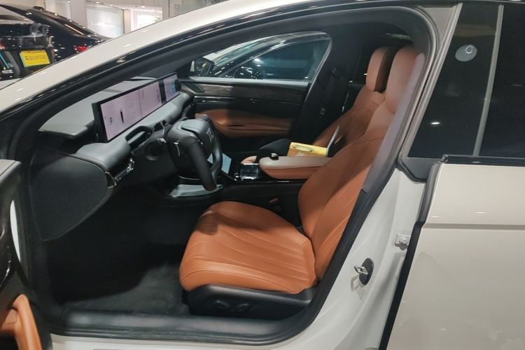 Used IM L7 2022 Dynamic Model Left Front Seat