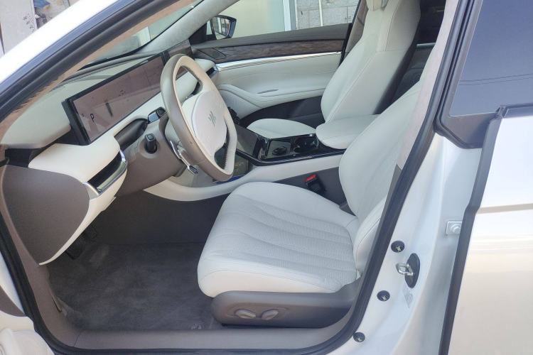 Used IM L7 2022 Dynamic Model Left Front Seat