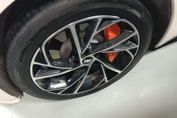 Used IM L7 2022 Dynamic Model Left Front Wheel Hub