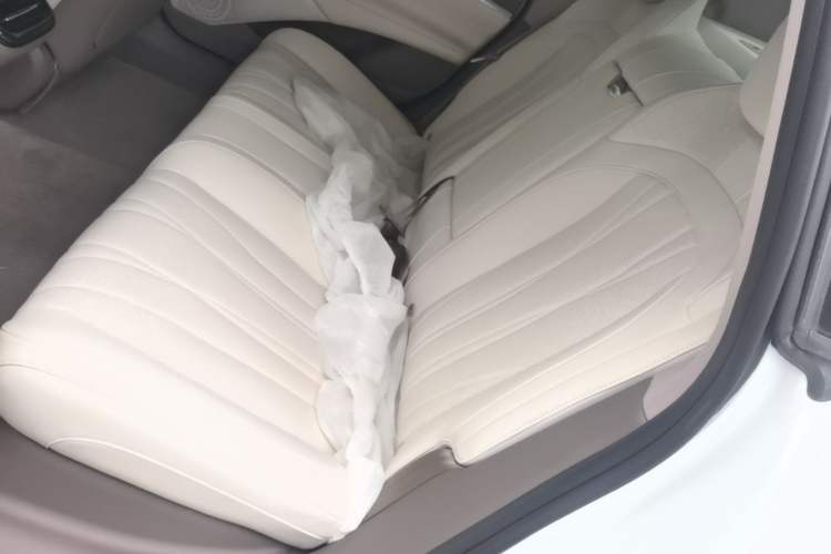 Used IM L7 2022 Dynamic Model Left Rear Seat