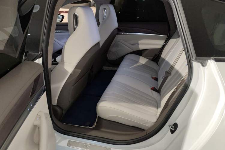 Used IM L7 2022 Pro Model Left Rear Seat