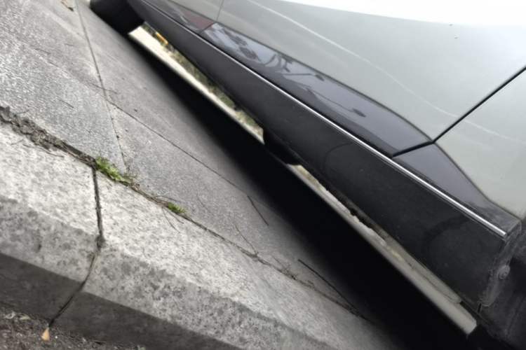 Used IM L7 2022 Dynamic Model Left Side Sill