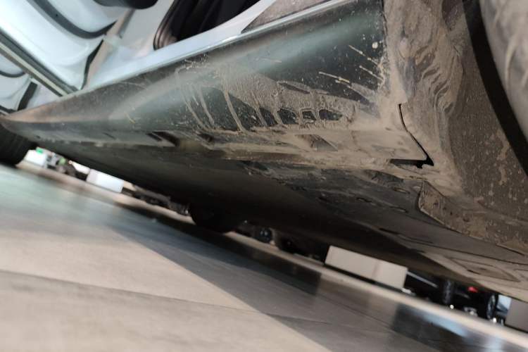 Used IM L7 2022 Pro Model Left Side Sill