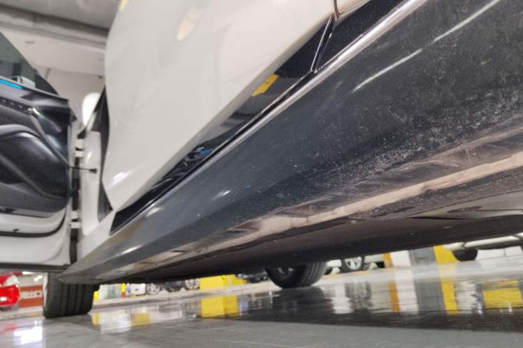 Used IM L7 2022 Pro Model Left Side Sill