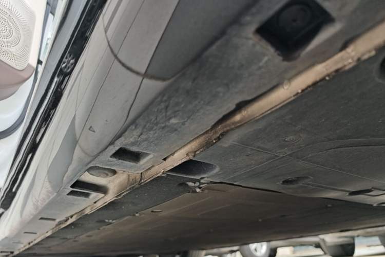 Used IM L7 2022 Dynamic Model Left Side Sill