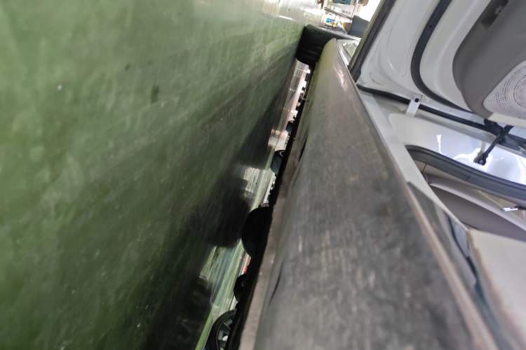 Used IM L7 2022 Dynamic Model Left Side Sill