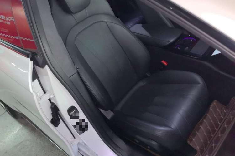 Used IM L7 2022 Pro Model Right Front Seat