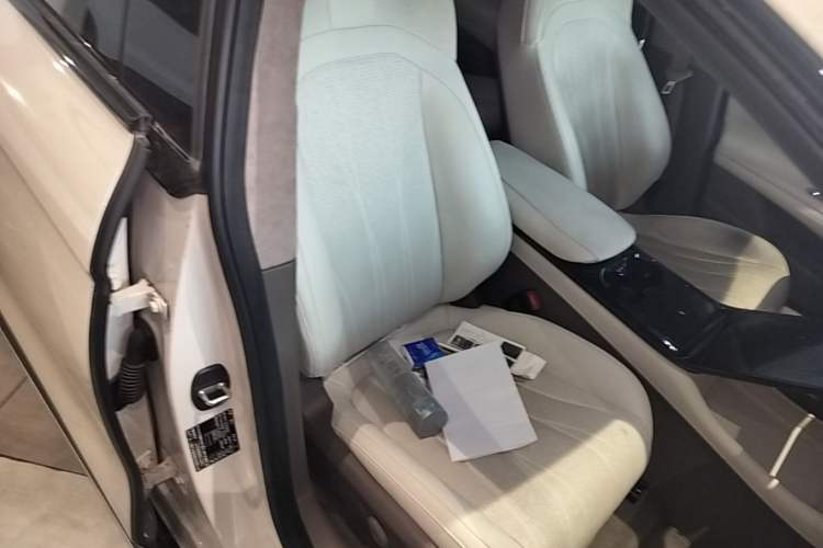 Used IM L7 2022 Dynamic Model Right Front Seat