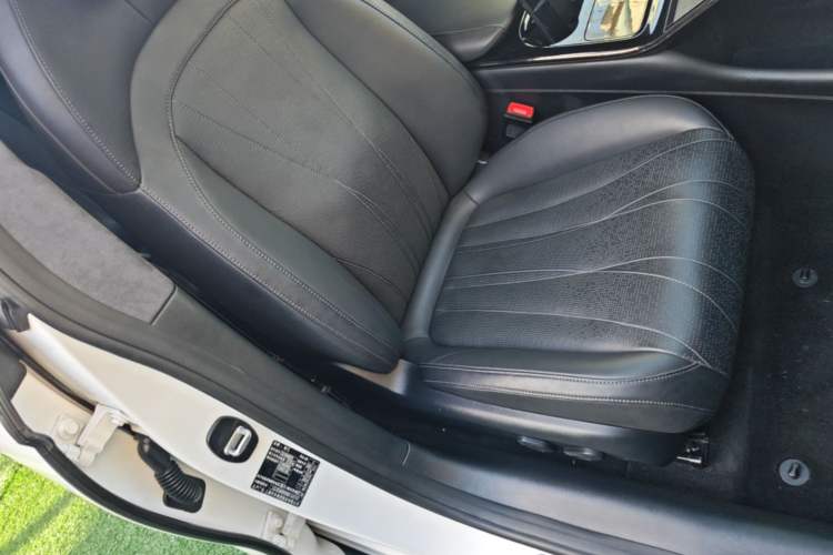 Used IM L7 2022 Dynamic Model Right Front Seat