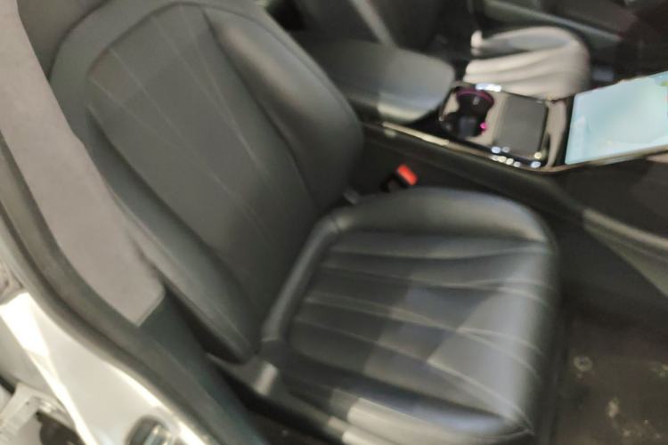 Used IM L7 2022 Pro Model Right Front Seat