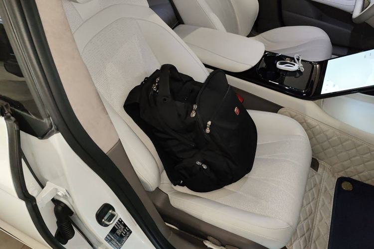 Used IM L7 2022 Pro Model Right Front Seat