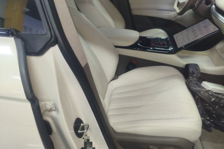 Used IM L7 2022 Pro Model Right Front Seat