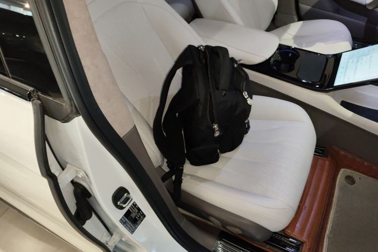 Used IM L7 2022 Dynamic Model Right Front Seat