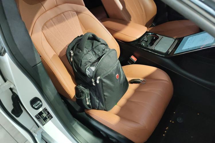 Used IM L7 2022 Pro Model Right Front Seat