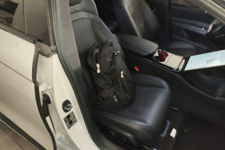 Used IM L7 2022 Dynamic Model Right Front Seat