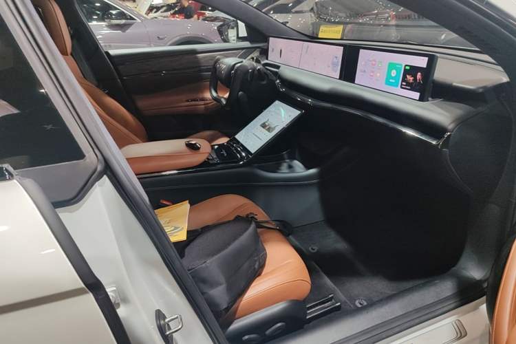 Used IM L7 2022 Dynamic Model Right Front Seat