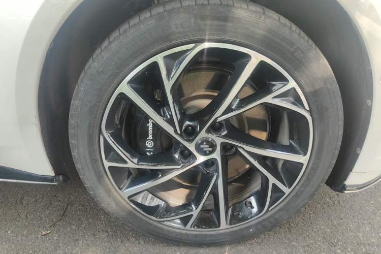 Used IM L7 2022 Dynamic Model Right Front Wheel Hub