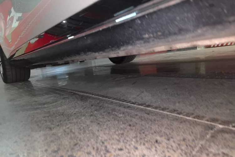 Used IM L7 2022 Pro Model Right Side Sill