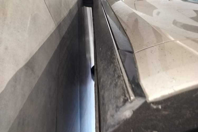 Used IM L7 2022 Dynamic Model Right Side Sill