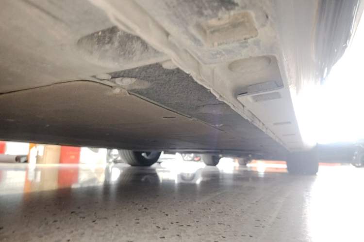 Used IM L7 2022 Pro Model Right Side Sill