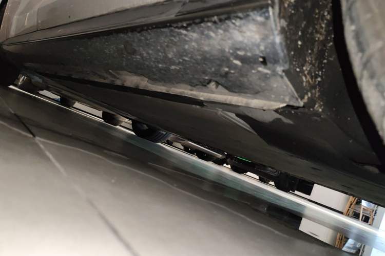 Used IM L7 2022 Dynamic Model Right Side Sill