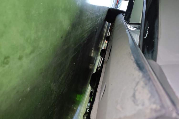 Used IM L7 2022 Dynamic Model Right Side Sill