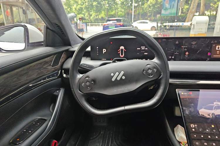 Used IM L7 2022 Dynamic Model Steering Wheel