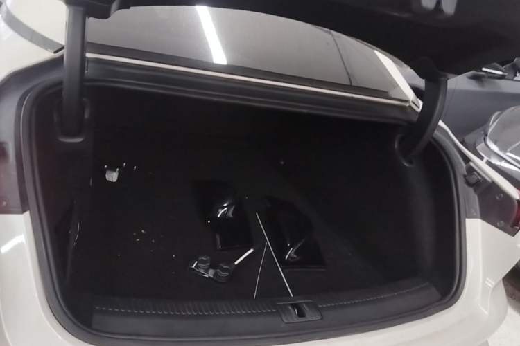 Used IM L7 2022 Pro Model Trunk