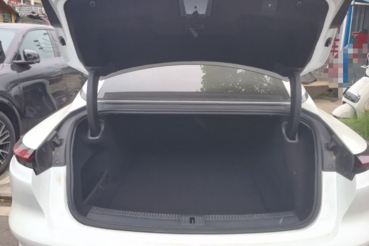 Used IM L7 2022 Dynamic Model Trunk