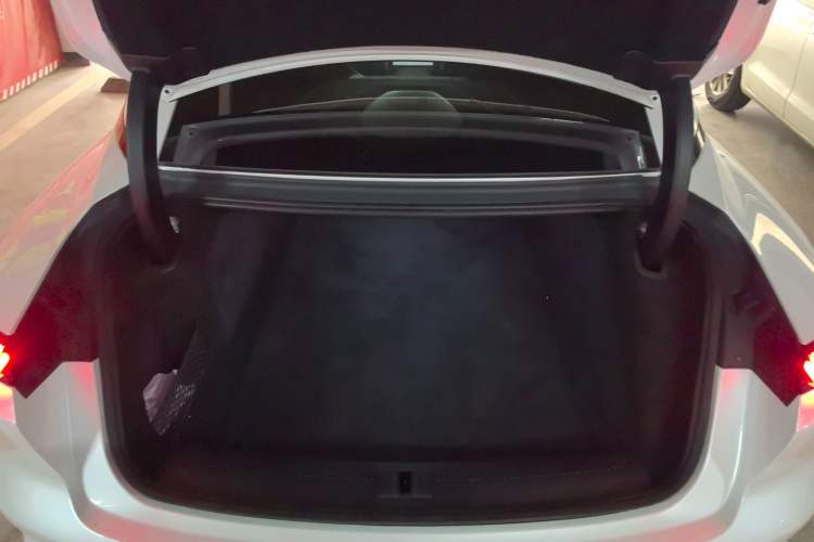 Used IM L7 2022 Pro Model Trunk