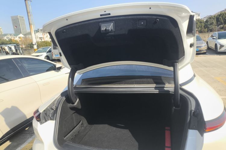 Used IM L7 2022 Dynamic Model Trunk