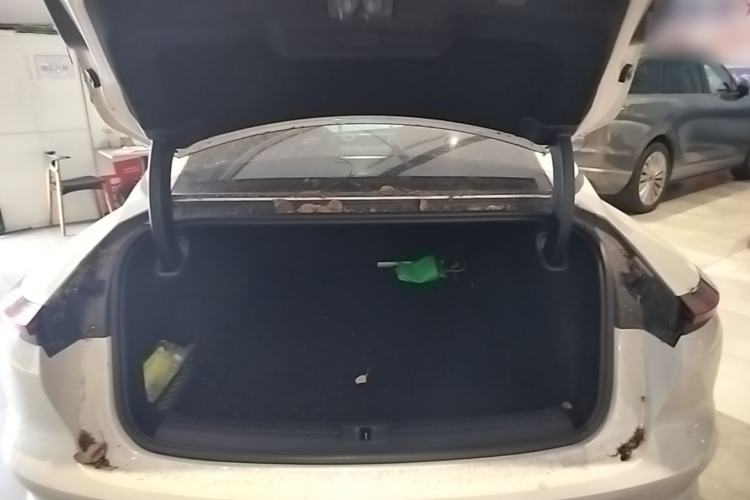 Used IM L7 2022 Dynamic Model Trunk