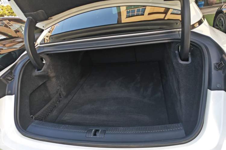 Used IM L7 2022 Dynamic Model Trunk