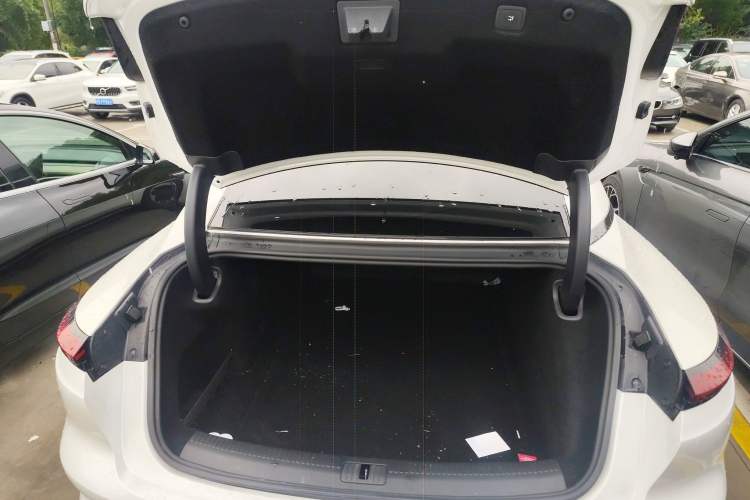 Used IM L7 2022 Dynamic Model Trunk