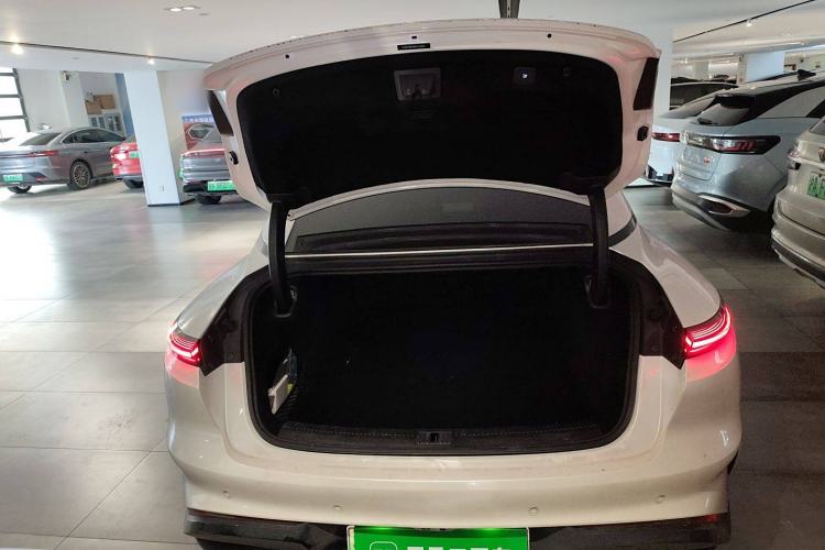 Used IM L7 2022 Dynamic Model Trunk