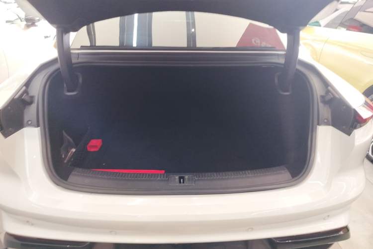 Used IM L7 2022 Pro Model Trunk