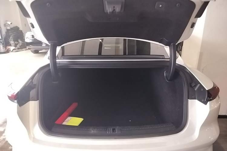 Used IM L7 2022 Pro Model Trunk