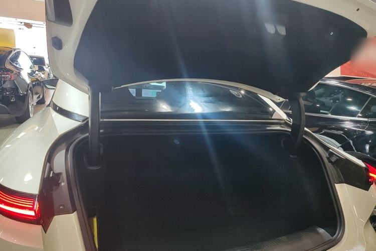 Used IM L7 2022 Dynamic Model Trunk