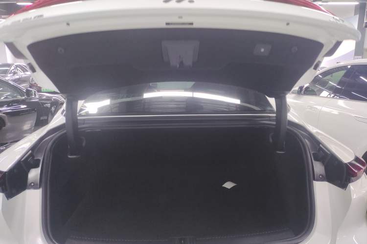 Used IM L7 2022 Dynamic Model Trunk