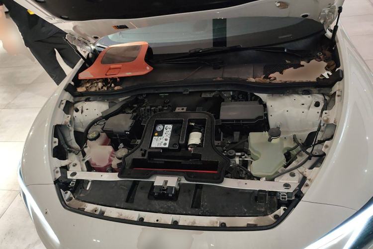 Used IM L7 2022 Pro Model Engine Bay
