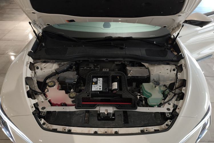 Used IM L7 2022 Pro Model Engine Bay