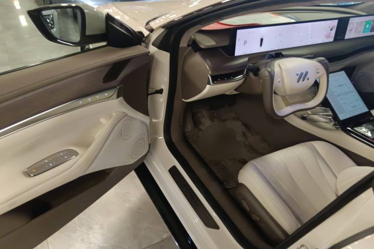 Used IM L7 2022 Pro Model Interior 3
