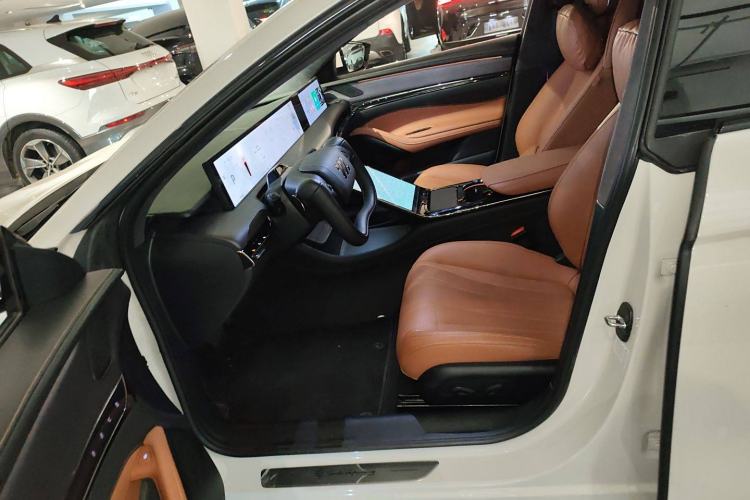 Used IM L7 2022 Pro Model Left Front Seat