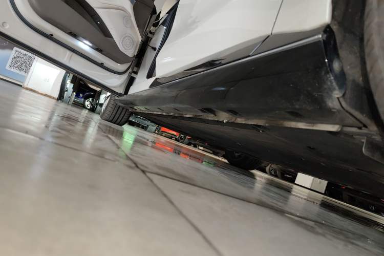 Used IM L7 2022 Pro Model Left Side Sill