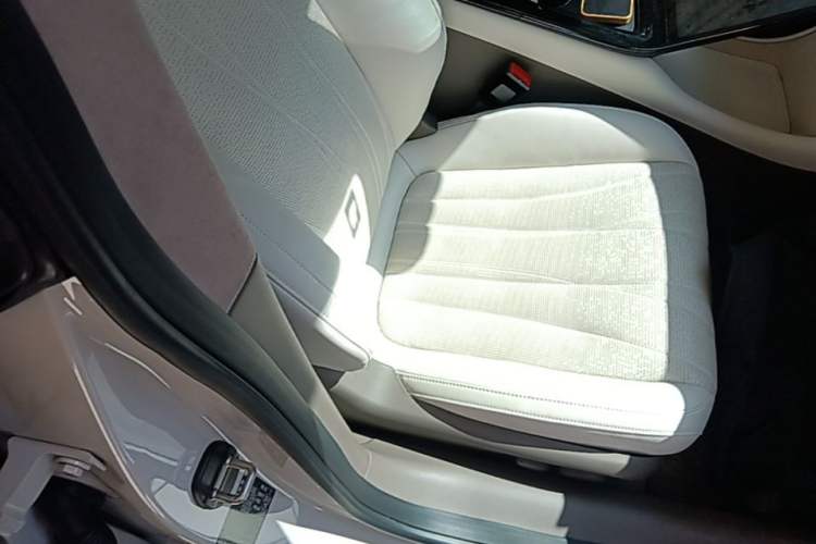 Used IM L7 2022 Dynamic Model Right Front Seat