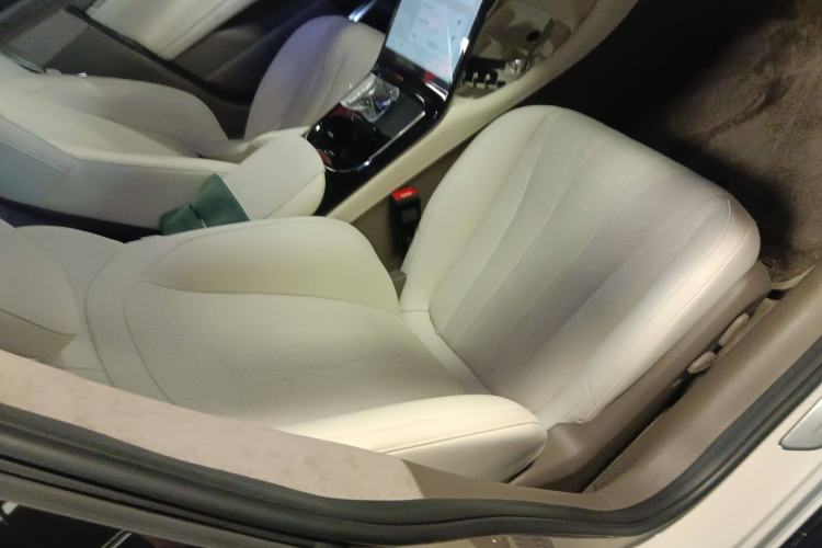 Used IM L7 2022 Pro Model Right Front Seat