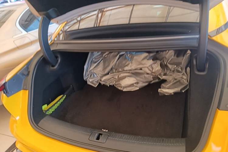 Used IM L7 2022 Dynamic Model Trunk