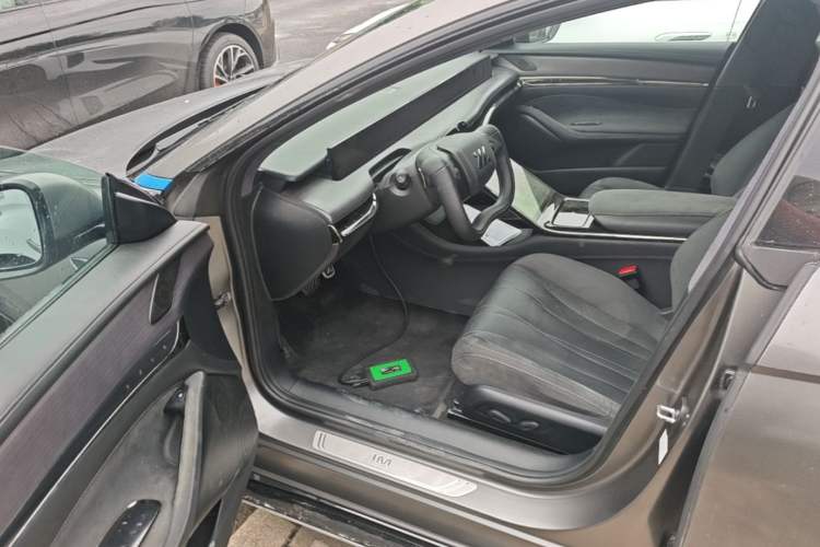 Used IM L7 2023 Elite Model Driver Seat