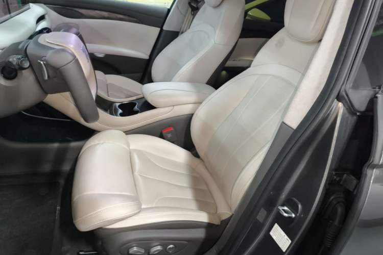 Used IM L7 2024 MAX Extended-Range Version Left Front Seat